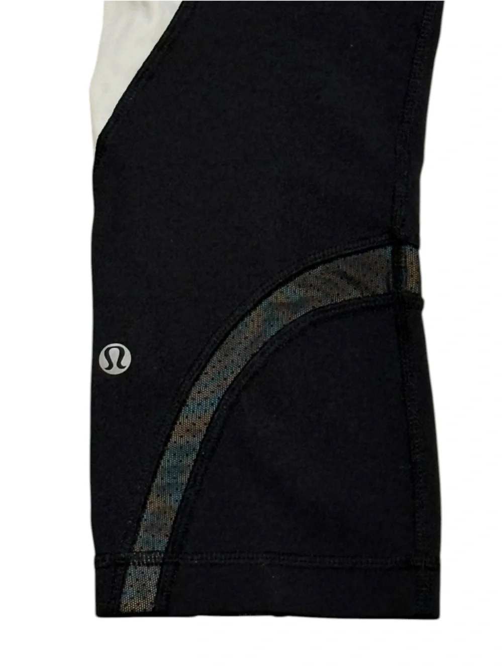Women's Black & White Performance Cropped Leggings